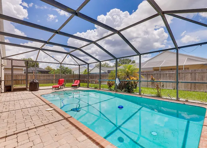 Riverview Home With Screened Pool About 1 Mi To Marina!